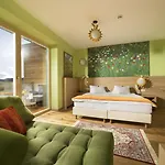 Hotel Malerwinkl Restaurant + Kunsthotel 3*