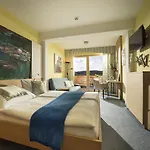Malerwinkl Restaurant + Kunsthotel Hotel Hatzendorf