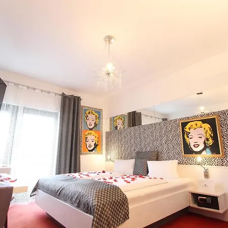 Malerwinkl Restaurant + Kunsthotel 3*