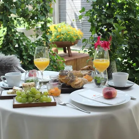 فندق Malerwinkl Restaurant + Kunsthotel Hatzendorf