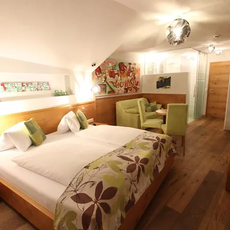 Malerwinkl Restaurant + Kunsthotel 3* Hatzendorf