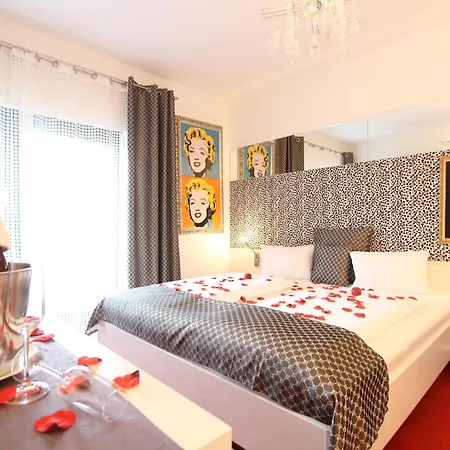 Hotel Malerwinkl Restaurant + Kunsthotel 3*