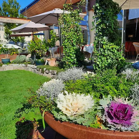 Malerwinkl Restaurant + Kunsthotel Hotel Hatzendorf