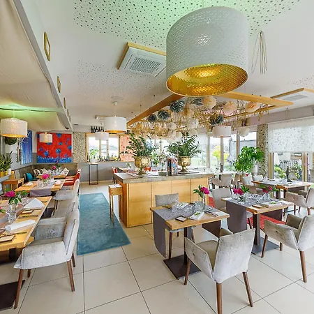 Hotel Malerwinkl Restaurant + Kunsthotel 3*