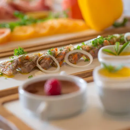 Malerwinkl Restaurant + Kunsthotel Hotel Hatzendorf