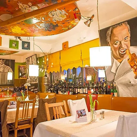 ホテル Malerwinkl Restaurant + Kunsthotel 3*