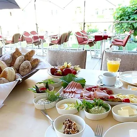 Malerwinkl Restaurant + Kunsthotel 3* Hatzendorf
