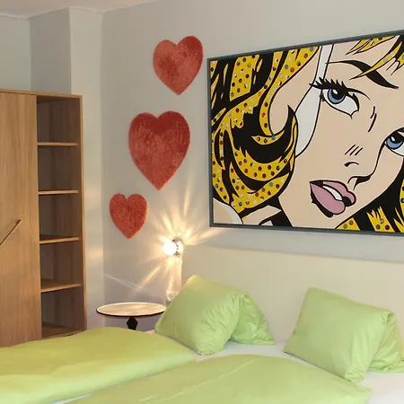 Malerwinkl Restaurant + Kunsthotel Отель Hatzendorf