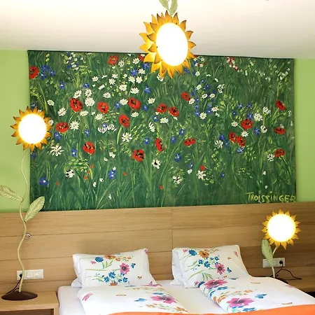 Malerwinkl Restaurant + Kunsthotel Hotel 3*