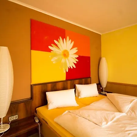 Отель Malerwinkl Restaurant + Kunsthotel Hatzendorf