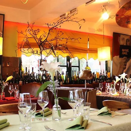 Malerwinkl Restaurant + Kunsthotel Hatzendorf