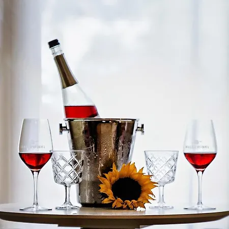 Malerwinkl Restaurant + Kunsthotel Hotel 3*