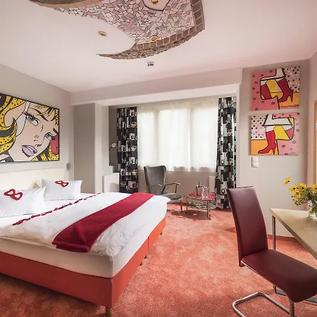 Malerwinkl Restaurant + Kunsthotel Hotel Hatzendorf