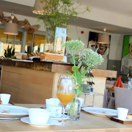 Malerwinkl Restaurant + Kunsthotel 3*