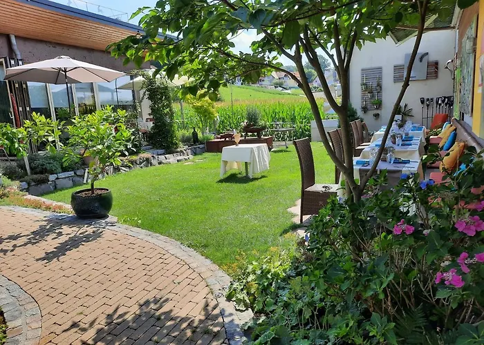 فندق Malerwinkl Restaurant + Kunsthotel Hatzendorf