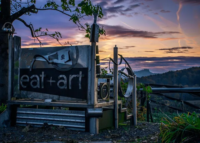 Malerwinkl Restaurant + Kunsthotel فندق 3*