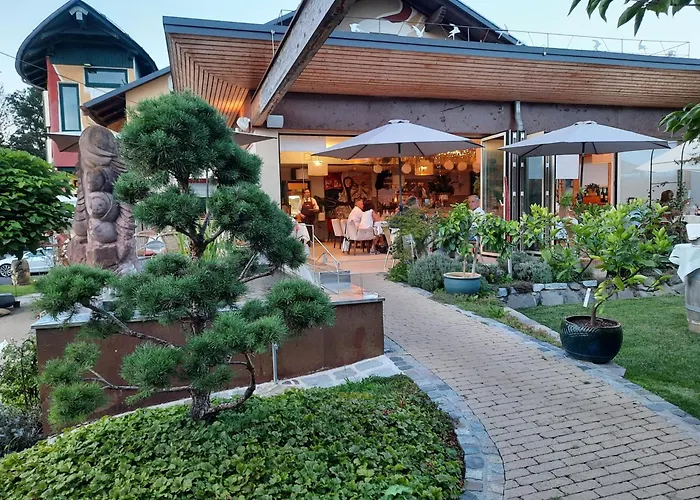 Malerwinkl Restaurant + Kunsthotel فندق