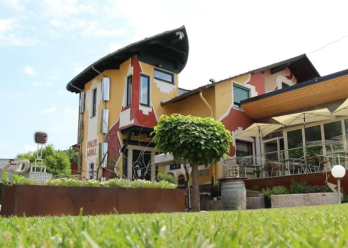 Malerwinkl Restaurant + Kunsthotel 3*