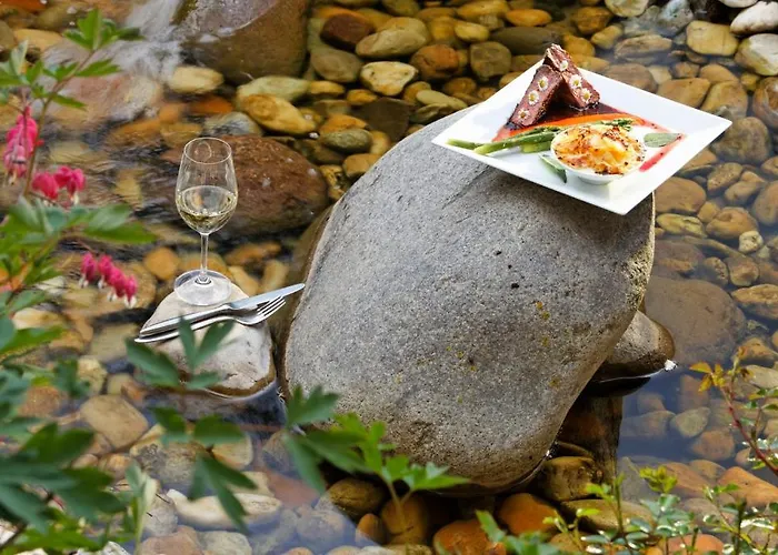 Malerwinkl Restaurant + Kunsthotel 3*