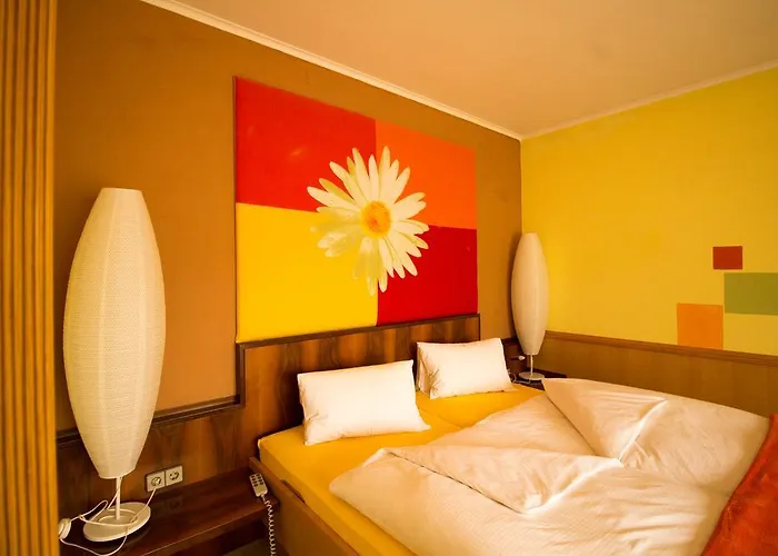 فندق Malerwinkl Restaurant + Kunsthotel Hatzendorf